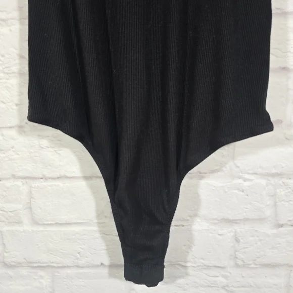 M ALYA Black Short Sleeve Bodysuit Womens Size S Ribbed Stretch Francesca's Cute - Picture 3 of 9